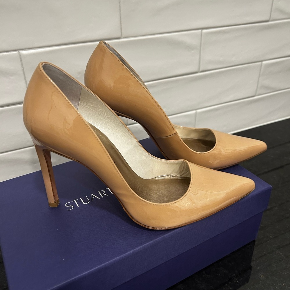 Stuart Weitzman Tan Patent Leather Heels - Picture 6 of 9